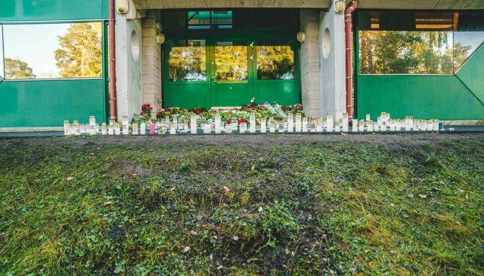7. oktober 2021 ble 20 år gamle Hamse Hashi Adan skutt og drept utenfor Lofsrud skole på Mortensrud. Nå er dommen i saken falt. Det var 7. oktober 2021 at 20 år gamle Hamse Hashi Adan ble skutt og drept utenfor Lofsrud skole på Mortensrud.