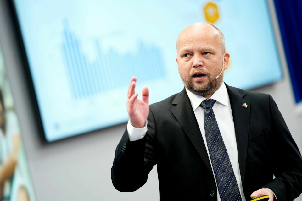 Finansminister Trygve Slagsvold Vedum (Sp) sier nå ja til CBAM, men det er få andre EU-signaler i budsjettet. Finansminister Trygve Slagsvold Vedum (Sp) sier nå ja til CBAM, men det er få andre EU-signaler i budsjettet.