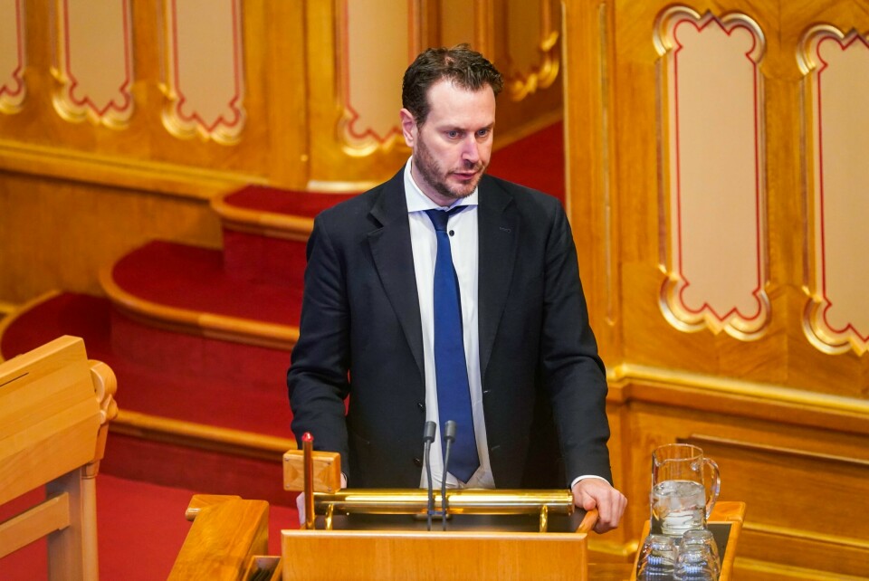 Frps justispolitiske talsperson Helge André Njåstad sier han venter at regjeringen jobber med å kartlegge utenlandske kriminelle gjengers aktivitet i Norge. Helge André Njåstad (Frp) overtar ledelsen av Stortingets justiskomité. Foto: Lise Åserud / NTB
