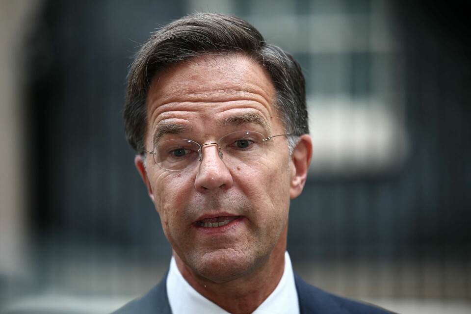 Den tidligere statsminister i Nederland Mark Rutte har nylig tatt over jobben til Jens Stoltenberg, som Nato-sjef. NATO Secretary General Mark Rutte speaks to members of the media as he leaves after meeting with Britain's Prime Minister at 10 Downing Street in central London on October 10, 2024. President Volodymyr Zelensky met UK premier Keir Starmer and Nato chief Mark Rutte in London Thursday, as the Ukrainian leader embarked on a whistle-stop tour of European capitals aimed at securing military aid before next month's crunch US election. (Photo by HENRY NICHOLLS / AFP)