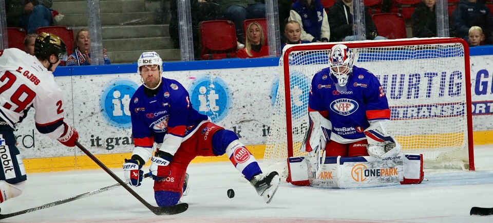 Vålerenga skal ut i sesongens første duell mot Storhamar torsdag kveld. Her fra kampen mot Lørenskog, som de vant torsdag kveld. Vålerenga Hockey møtte Lørenskog torsdag.
