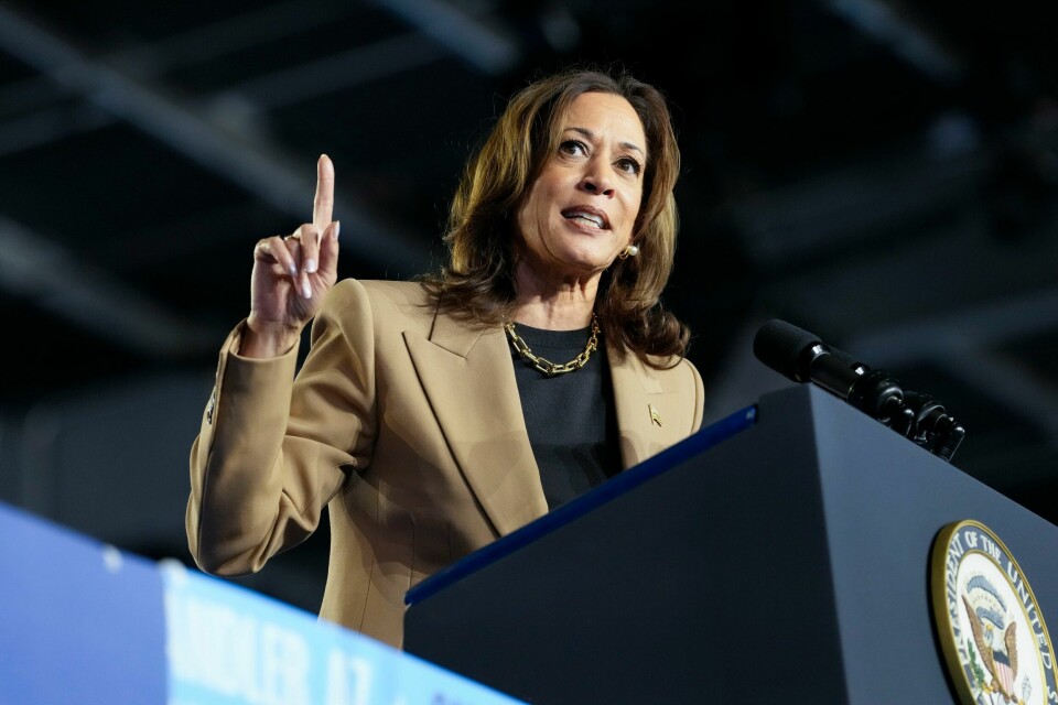 Kamala Harris har gjort tilgang til abort til en hovedsak i valgkampen. Rundt 40 prosent av kvinnelige velgere under 30 år sier nå at det er den viktigste saken for dem fram mot valget om drøyt tre uker. Kamala Harris har gjort tilgang til abort til en hovedsak i valgkampen. Rundt 40 prosent av kvinnelige velgere under 30 år sier nå at det er den viktigste saken for dem fram mot valget om drøyt tre uker. Foto: Ross D. Franklin / AP / NTB