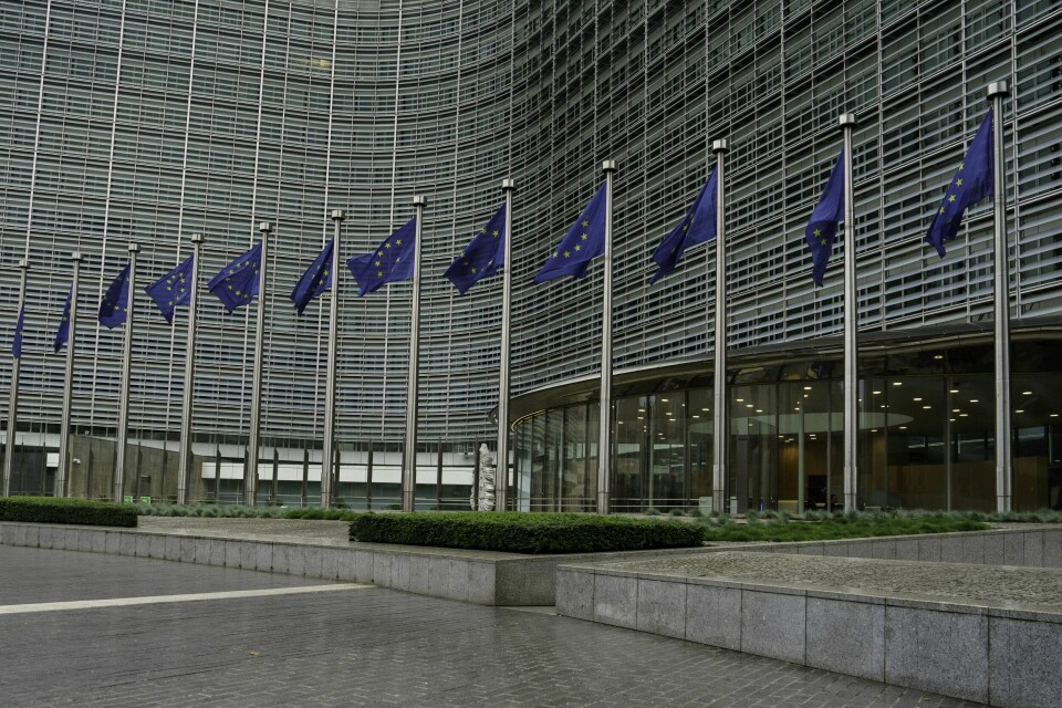 EU-kommisjonen har planer om å samle en rekke ulike fond og støtteordninger i et superfond for konkurransekraft. Hva dette kan ha å si for Norge og norsk tilgang til støttemidler, er uvisst. Et flertall av de spurte i målingen vil ikke at Norge skal bli del av EU. Her fra Europakommisjonens hovedkvarter i Brussel. Foto: Cornelius Poppe / NTB