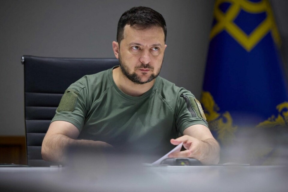 Ukrainas president Volodymyr Zelenskyj var på møte i Downing Street nr. 10 i London. Ukraine's President Volodymyr Zelenskiy attends the NATO summit via video link, as Russia's attack on Ukraine continues, in Kyiv, Ukraine June 29, 2022. Ukrainian Presidential Press Service/Handout via REUTERS ATTENTION EDITORS - THIS IMAGE HAS BEEN SUPPLIED BY A THIRD PARTY.