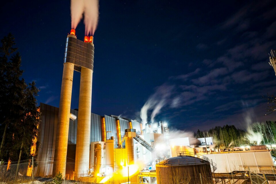Byrådet vil investere 9,5 milliarder kroner i karbonfangst på Klemetsrud. Da kan kommunen brenne fossilt avfall med redusert CO2-utslipp. Men det blir veldig dyrt, mener John Ravlo. Klemetsrud, Fortum Varme, Oslo