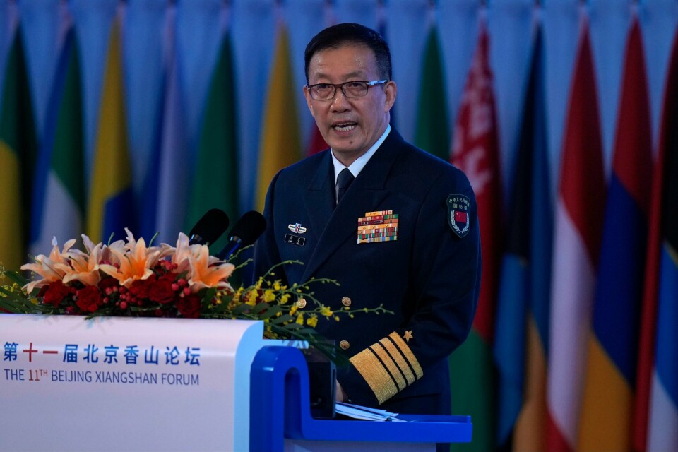 Kinas forsvarsminister Dong Jun vil styrke det militære samarbeidet med Russland Kinas forsvarsminister Dong Jun vil styrke det militære samarbeidet med Russland. Foto: Andy Wong / AP / NTB