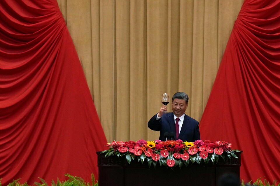 Kinas president Xi Jinping sier landet hans vil være en partner og venn med USA. Her fra markeringen av Kinas nasjonaldag 30. september Kinas president Xi Jinping sier landet hans vil være en partner og venn med USA. Her fra markeringen av Kinas nasjonaldag 30. september. Foto: Andy Wong / AP / NTB