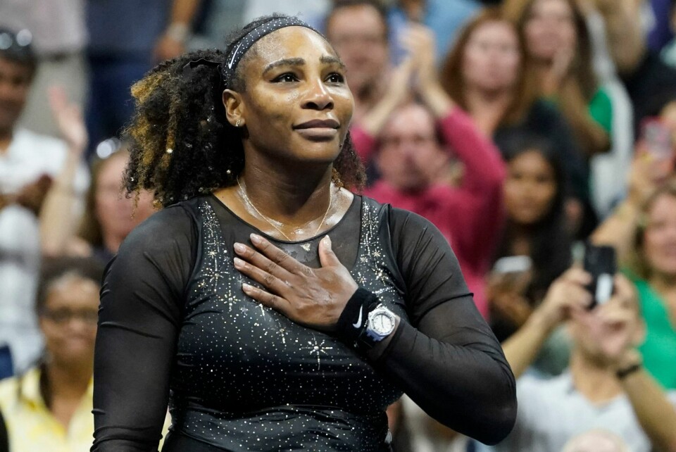Serena Williams har fått fjernet en cyste fra nakken. Her fra hennes siste kamp som profesjonell tennisspiller i 2022. Serena Williams har fått fjernet en cyste fra nakken. Her fra hennes siste kamp som profesjonell tennisspiller i 2022. Foto: John Minchillo / AP / NTB