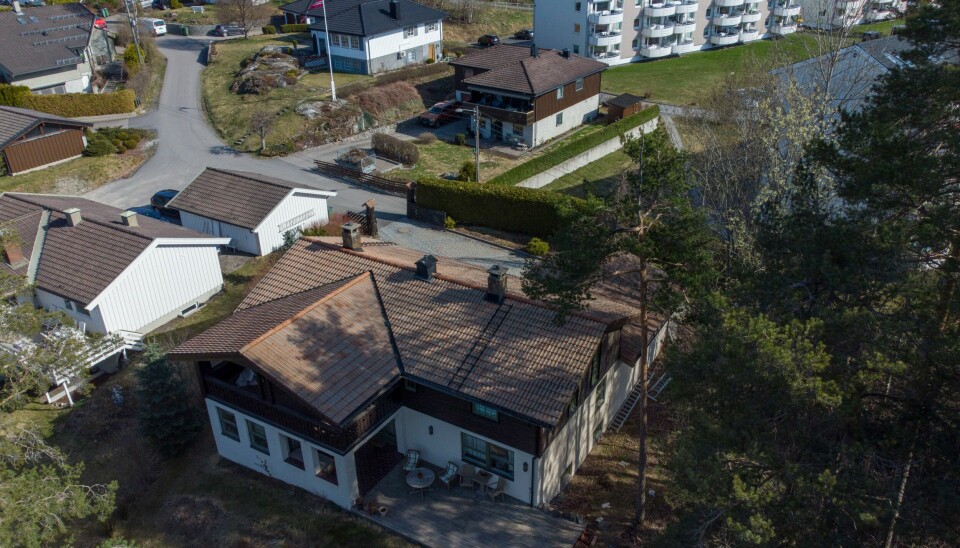 Huset til drapssiktede Tom Hagen i Lørenskog. Fredag kommer avgjørelsen fra Riksadvokaten om Hagen vil bli tiltalt eller om saken mot ham henlegges. Anne-Elisabeth Hagen har vært savnet siden 31. oktober 2018. Politiet tror hun er blitt drept. Foto: Heiko Junge / NTB