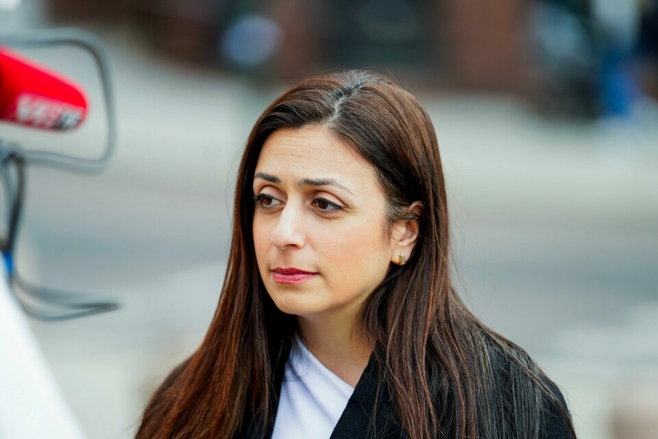 En samtykkebestemmelse i Norge bør bidra til at flere blir dømt for voldtekt, mener Hadia Tajik, justispolitisk talsperson i Arbeiderpartiet. Hadia Tajik er blant de som har møtt opp på demonstrasjonen. Foto: Lise Åserud / NTB