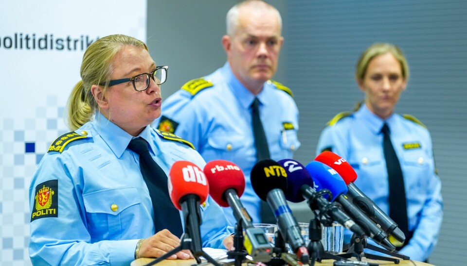 Øst politidistrikt med påtaleleder i Øst politidistrikt, Vibeke Schøyen (t.v.), leder for Felles enhet for etterretning, forebygging og etterforskning politiinspektør Thomas Stærk, og påtaleansvarlig i Lørenskogsaken, Guro Holm Hansen holder pressekonferanse i Lørenskogsaken om påtalevedtaket rettet mot Tom Hagen og status i etterforskningen. Øst politidistrikt – ved påtaleleder Vibeke Schøyen (t.v.), leder for Felles enhet for etterretning, forebygging og etterforskning politiinspektør Thomas Stærk og påtaleansvarlig Guro Holm Hansen i Lørenskog-saken, uttrykker forståelse for belastningen Tom Hagen har følt. Foto: Terje Pedersen / NTB