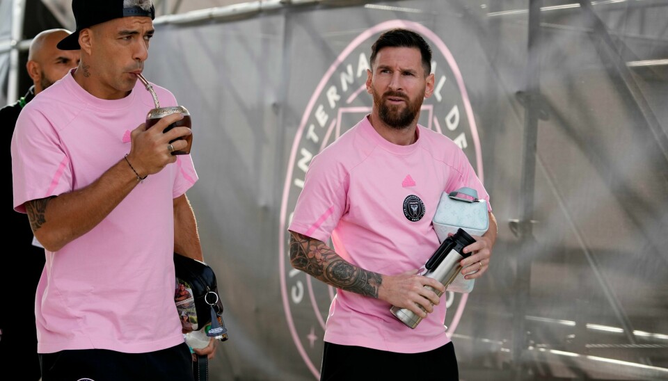 Luis Suárez (til venstre) og Lionel Messi scoret fem av Inter Miamis seks mål i lørdagens MLS-kamp mot New England Revolution. Luis Suárez (til venstre) og Lionel Messi scoret fem av Inter Miamis seks mål i lørdagens MLS-kamp mot New England Revolution. Foto: Lynne Sladky / AP / NTB