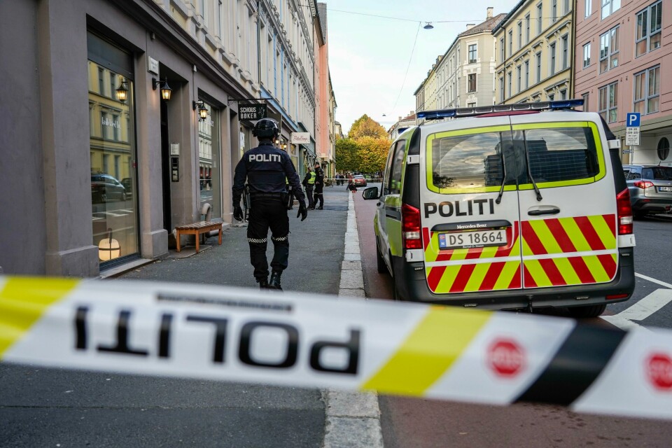 Politiet har sperret av et område på Nedre Grünerløkka ved et boligkvartal etter funn av en mistenkelig gjenstand. Det er mistanke om at gjenstanden kan inneholde eksplosiver, men dette er foreløpig uavklart. Politiet har sperret av et område på Nedre Grünerløkka ved et boligkvartal etter funn av en mistenkelig gjenstand. Det er mistanke om at gjenstanden kan inneholde eksplosiver, men dette er foreløpig uavklart.