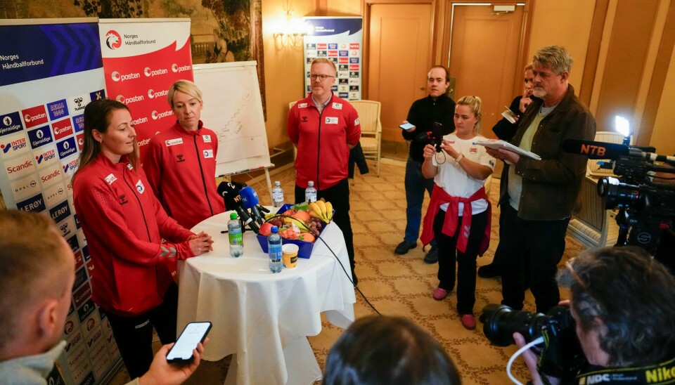 Det var mange som ville høre fra Silje Solberg-Østhassel og Katrine Lunde etter den siste tiden i Vipers Kristiansand da landslaget hadde pressetreff i Sandefjord onsdag. Det var mange som ville høre fra Silje Solberg-Østhassel og Katrine Lunde etter den siste tiden i Vipers Kristiansand da landslaget hadde pressetreff i Sandefjord onsdag. Foto: Beate Oma Dahle / NTB