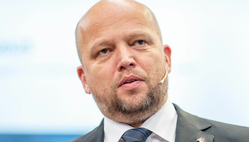 Finansminister Trygve Slagsvold Vedum (Sp) har markert seg mot nedleggelsen av skoler i distriktene, senest denne uken. Foto: Fredrik Varfjell / NTB Finansminister Trygve Slagsvold Vedum (Sp) har framhevet satsingen på blant annet barnefamiliene i årets og neste års statsbudsjett. Foto: Fredrik Varfjell / NTB