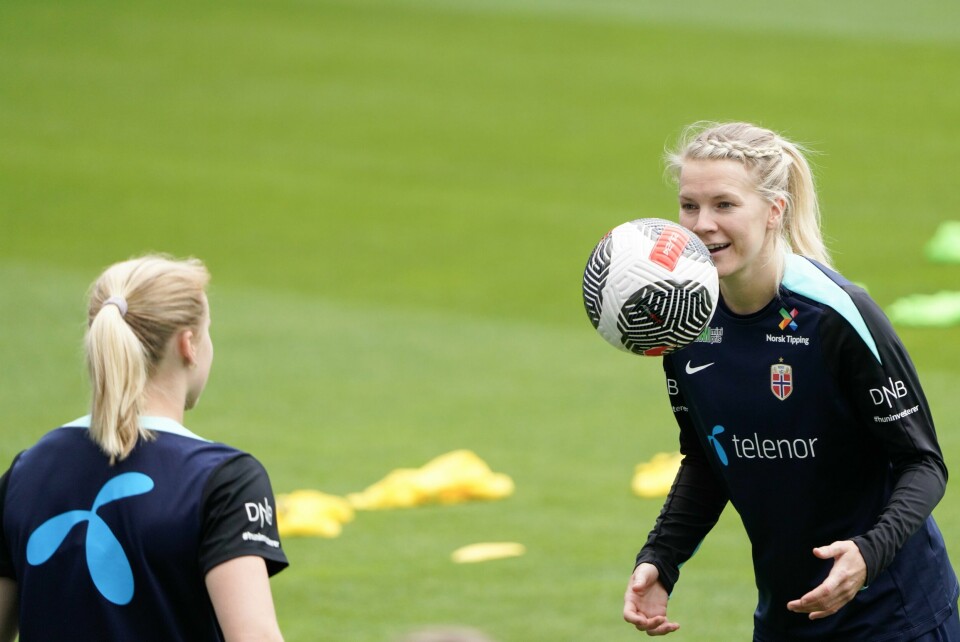 Ada Stolsmo Hegerberg er tilbake i landslagstroppen til de to kampene mot Albania. Ada Stolsmo Hegerberg er tilbake i landslagstroppen til de to kampene mot Albania.