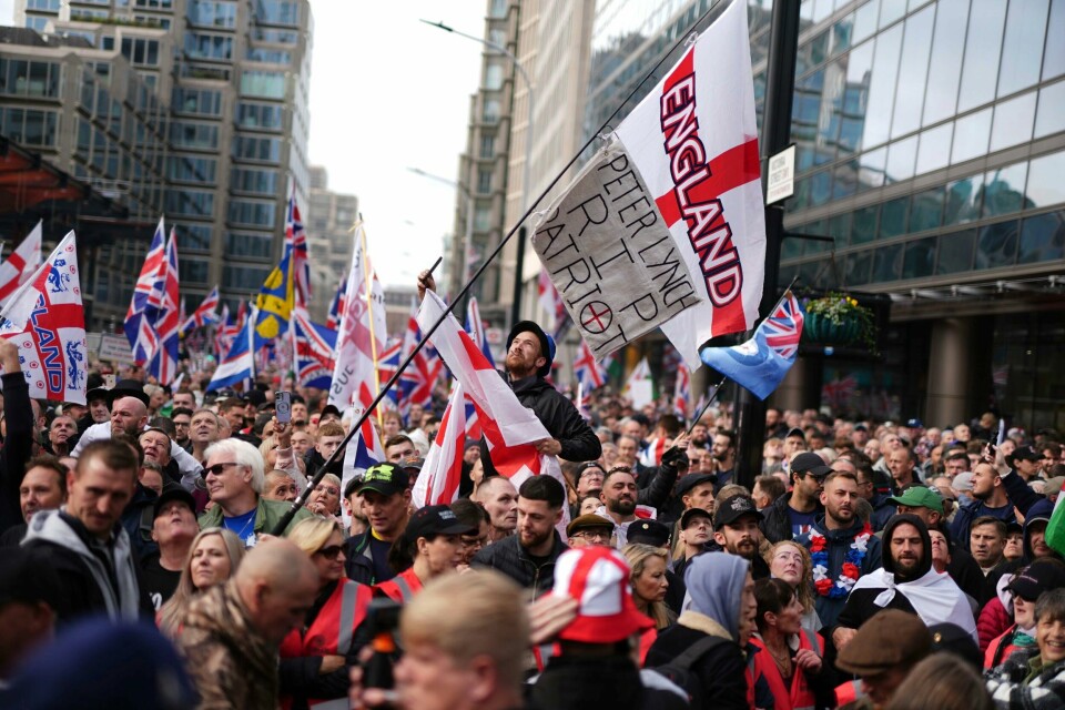 Innvandringsmotstandere demonstrerte i London lørdag. Innvandringsmotstandere demonstrerte i London lørdag. Foto: Jordan Pettitt / AP / NTB