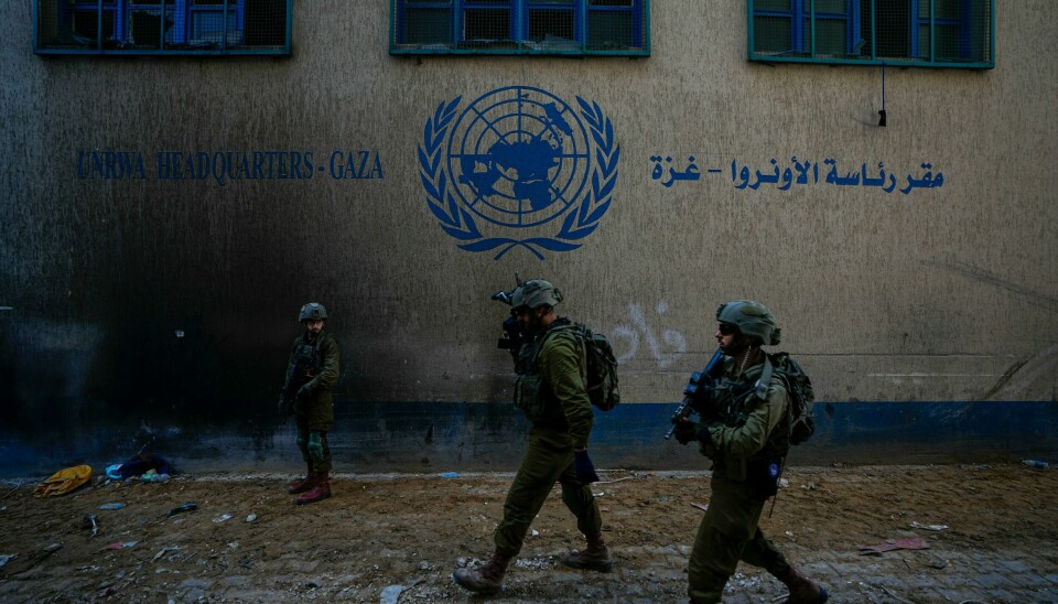 Israelske soldater storm et UNRWAs hovedkvarter i Gaza by i februar. Israelske soldater stormet UNRWAs hovedkvarter i Gaza by i februar. Foto: AP / NTB