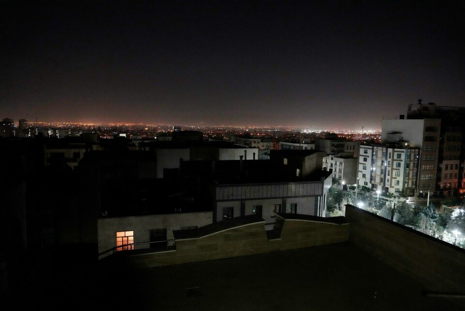Oversiktsbilde over Teheran natt til lørdag. Oversiktsbilde over Teheran natt til lørdag. Foto: Vahid Salemi / AP / NTB