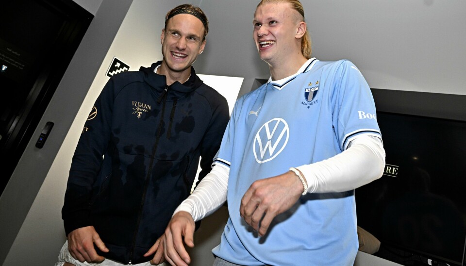 Erling Braut Haalands tur til Malmö gledet Erik Botheim stort. Med seg fra Sverige skal Manchester City-spissen ha kjøpt 50 drakter. Erling Braut Haalands tur til Malmö gledet Erik Botheim stort. Med seg fra Sverige skal Manchester City-spissen ha kjøpt 50 drakter. Foto: Andreas Hillergren / TT News Agency via AP / NTB