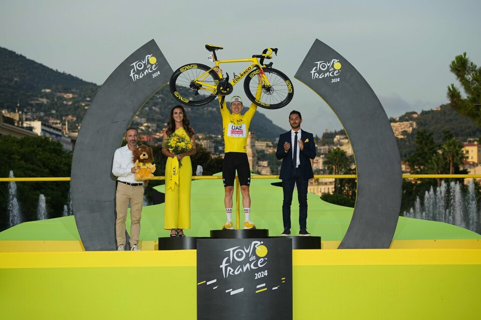 Tadej Pogacar var i egen klasse i Tour de France tidligere i år. Da var målgang i Nice på grunn av OL i Paris. Tadej Pogacar var i egen klasse i Tour de France tidligere i år. Foto: Laurent Cipriani / AP / NTB
