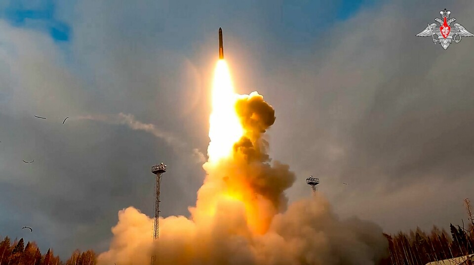Russland holdt tirsdag en atomøvelse der det blant annet ble skutt opp interkontinentale raketter. Dette bildet fra det russiske forsvarsdepartementet skal vise en oppskytning fra Plesetsk i Arkhangelsk nordvest i Russland. Russland holdt tirsdag en atomøvelse der det blant annet ble skutt opp interkontinentale raketter. Dette bildet fra det russiske forsvarsdepartementet skal vise en oppskytning fra Plesetsk i Arkhangelsk nordvest i Russland. Foto: AP / NTB