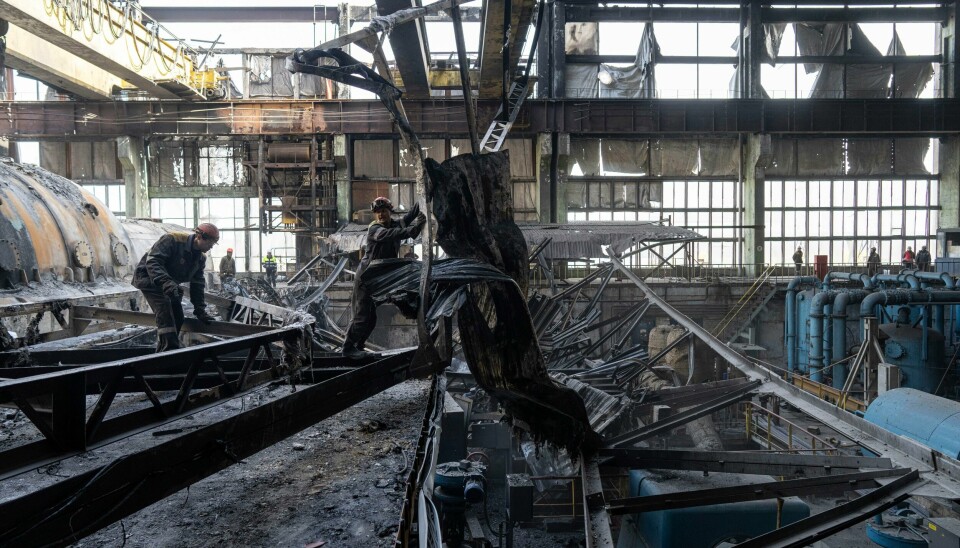 Nærere halvparten av Ukrainas elektrisitetsproduksjon er ødelagt i russiske angrep, som dette kraftverket. Nærere halvparten av Ukrainas elektrisitetsproduksjon er ødelagt i russiske angrep, som dette kraftverket. Foto: AP / NTB