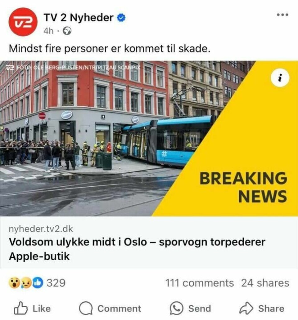 Facebook-oppslaget ble delt og kommentert mye. Skjermdump av danske TV2 som deler nyheten om trikk-ulykken i Oslo. På tidspunktet for skjermdumpen hadde oppslaget 329 likes, 111 kommentarer og 24 delinger.