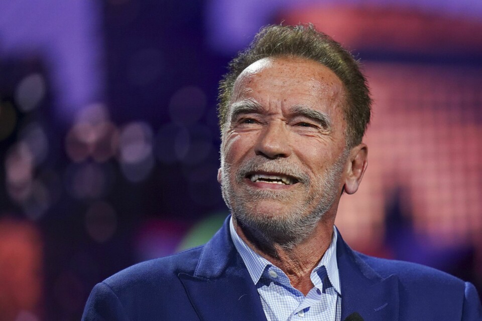 Tidligere California-guvernør Arnold Schwarzenegger kommer med en tirade mot Donald Trump og sier han kommer til å stemme på Demokratenes Kamala Harris og Tim Walz i årets presidentvalg. Tidligere California-guvernør Arnold Schwarzenegger kommer med en tirade mot Donald Trump og sier han kommer til å stemme på Demokratenes Kamala Harris og Tim Walz i årets presidentvalg. Arkivfoto: Jack Dempsey / AP / NTB
