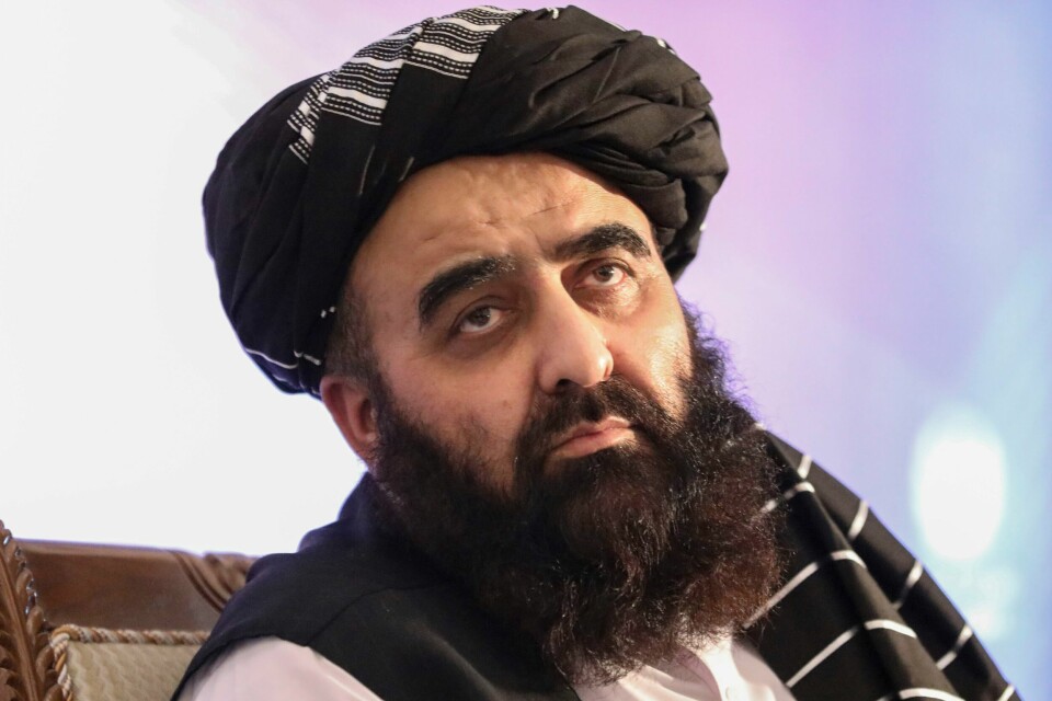 Afghanistans utenriksminister Amir Khan Muttaqi. Talibans utenriksminister Amir Khan Muttaqi reiste lørdag til nabolandet Iran der han skulle møte landets politiske ledelse. Arkivfoto: Muhammad Farooq / AP / NTB