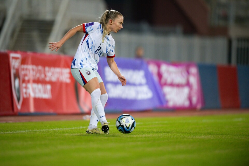 Thea Bjelde skadet seg i Vålerengas kamp mot Brann lørdag. Her under en landskamp nylig. Thea Bjelde skadet seg i Vålerengas kamp mot Brann lørdag. Her under en landskamp nylig. Foto: Annika Byrde / NTB