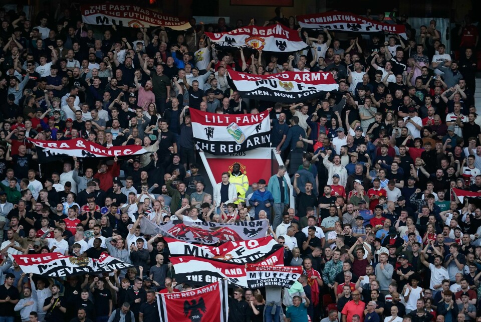 Manchester United-fansen vil forlate Old Trafford Manchester United-fansen vil forlate Old Trafford. Foto: Dave Thompson / AP / NTB