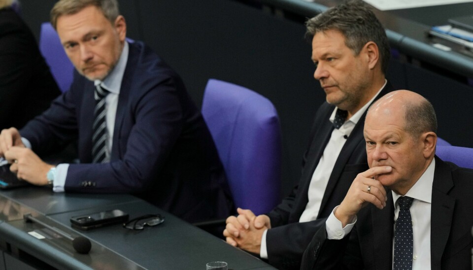 Tysklands finansminister Christian Lindner, økonomiminister Robert Habeck og statsminister Olaf Scholz skal møtes flere ganger de neste dagene for å forsøke å løse regjeringskrisen. Tysklands finansminister Christian Lindner, økonomiminister Robert Habeck og statsminister Olaf Scholz skal møtes flere ganger de neste dagene for å forsøke å løse regjeringskrisen. Foto: Markus Schreiber / AP / NTB