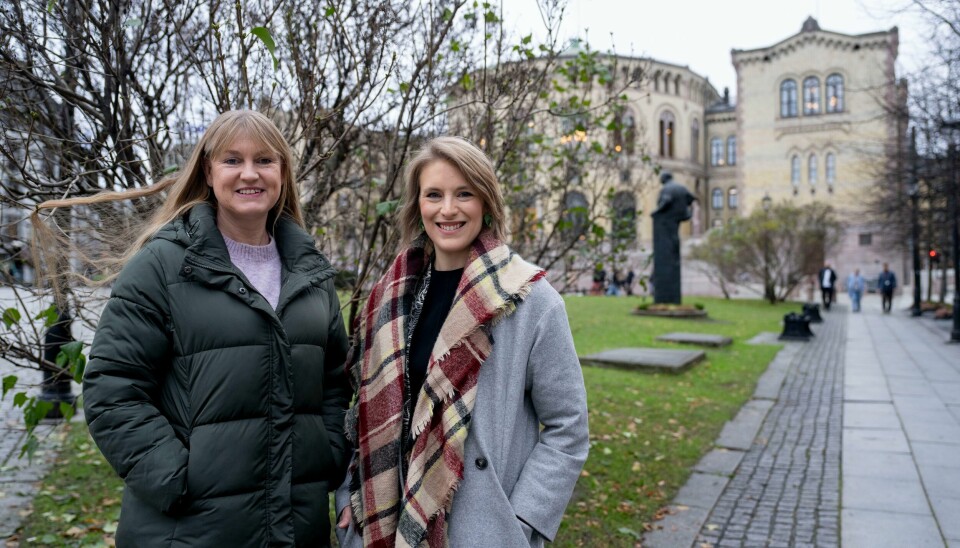 SV krever mer penger til studentene for å veie opp for økt husleie og økte priser. Her representert ved utdanningspolitisk talsperson Grete Wold og finanspolitisk talsperson Kari Elisabeth Kaski. SV krever mer penger til studentene for å veie opp for økt husleie og økte priser. Her representert ved utdanningspolitisk talsperson Grete Wold og finanspolitisk talsperson Kari Elisabeth Kaski. Foto: Javad Parsa / NTB.