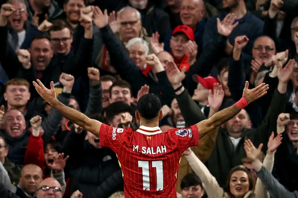 Mohamed Salah jubler over at Liverpool gikk til topps i Premier League lørdag. Nå kan de gjøre det samme i mesterligaen. Mohamed Salah jubler over at Liverpool gikk til topps i Premier League lørdag. Nå kan de gjøre det samme i mesterligaen.