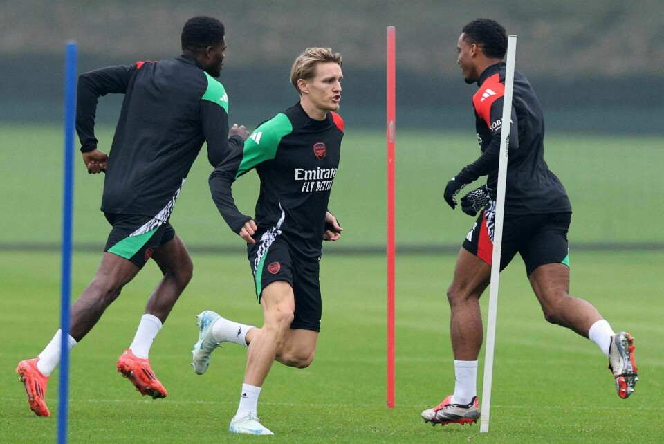 Martin Ødegaard var tilbake på Arsenals trening tirsdag og er med i troppen til kveldens mesterliga i Milano. Martin Ødegaard var tilbake på Arsenals trening tirsdag og er med i troppen til kveldens mesterliga i Milano.