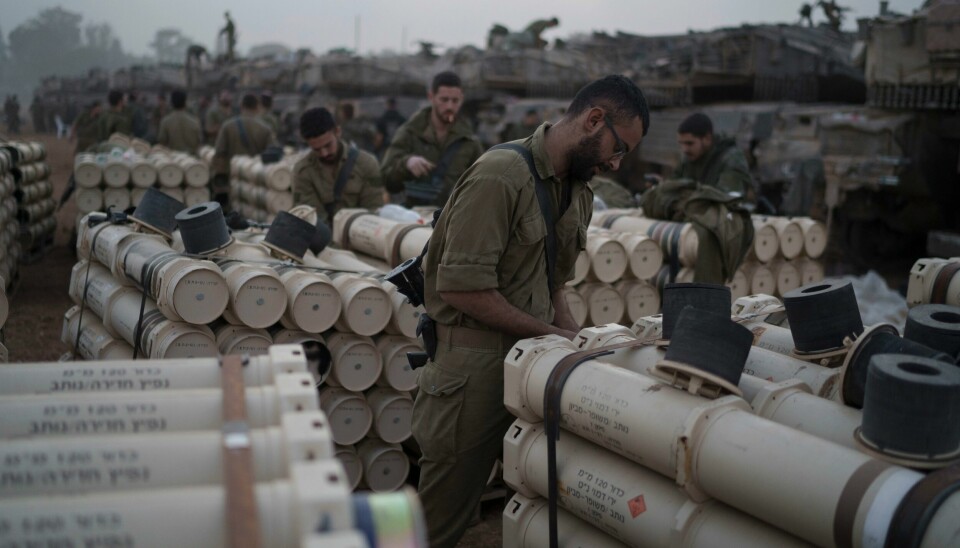 Israel har mottatt store mengder våpen og ammunisjon fra USA til sin krigføring på Gazastripen. Hamas advarer påtroppende president Donald Trump mot å videreføre støtte. Israel har mottatt store mengder våpen og ammunisjon fra USA til sin krigføring på Gazastripen. Hamas advarer påtroppende president Donald Trump mot å videreføre støtte. Foto: AP / NTB