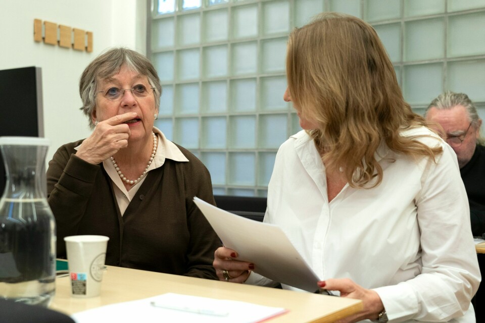 Medisinsk sakkyndige, lege og spesialist i allmennmedisin Kari Løvendahl Mogstad (t.h.) og gynekolog og professor emerita Mette Haase Moen under rettssaken mot kommuneoverlege Arne Bye i Frosta i Trøndelag tingrett. Medisinsk sakkyndige, lege og spesialist i allmennmedisin Kari Løvendahl Mogstad (t.h.) og gynekolog og professor emerita Mette Haase Moen under rettssaken mot kommuneoverlege Arne Bye i Frosta i Trøndelag tingrett. Foto: Gorm Kallestad / NTB