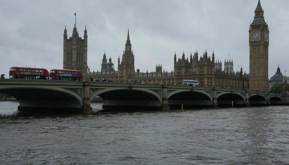 Parlamentet er ett av landemerkene i London som etter planen skal varmes opp med spillvarme fra blant annet undergrunnen og kloakken i den britiske hovedstaden. Parlamentet er ett av landemerkene i London som etter planen skal varmes opp med spillvarme fra blant annet undergrunnen og kloakken i den britiske hovedstaden. Foto: Kin Cheung / AP / NTB