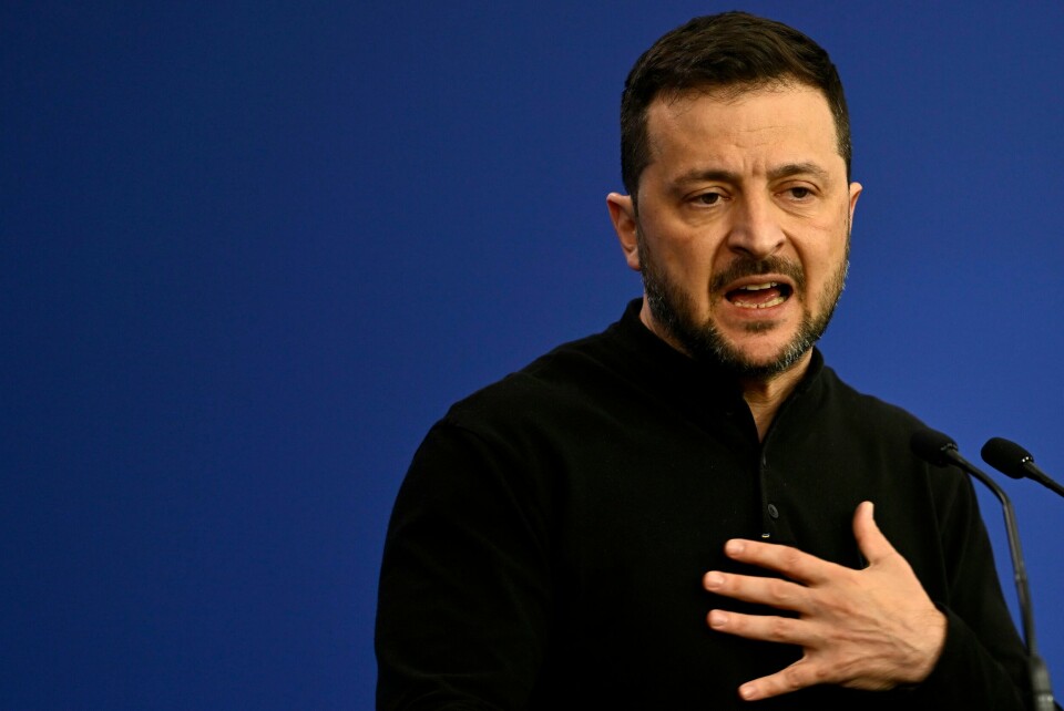 Ukrainas president Volodymyr Zelenskyj sier det er uaktuelt å gi etter for Russlands krav. Ukrainas president Volodymyr Zelenskyj sier det er uaktuelt å gi etter for Russlands krav. Foto: Denes Erdos / AP / NTB