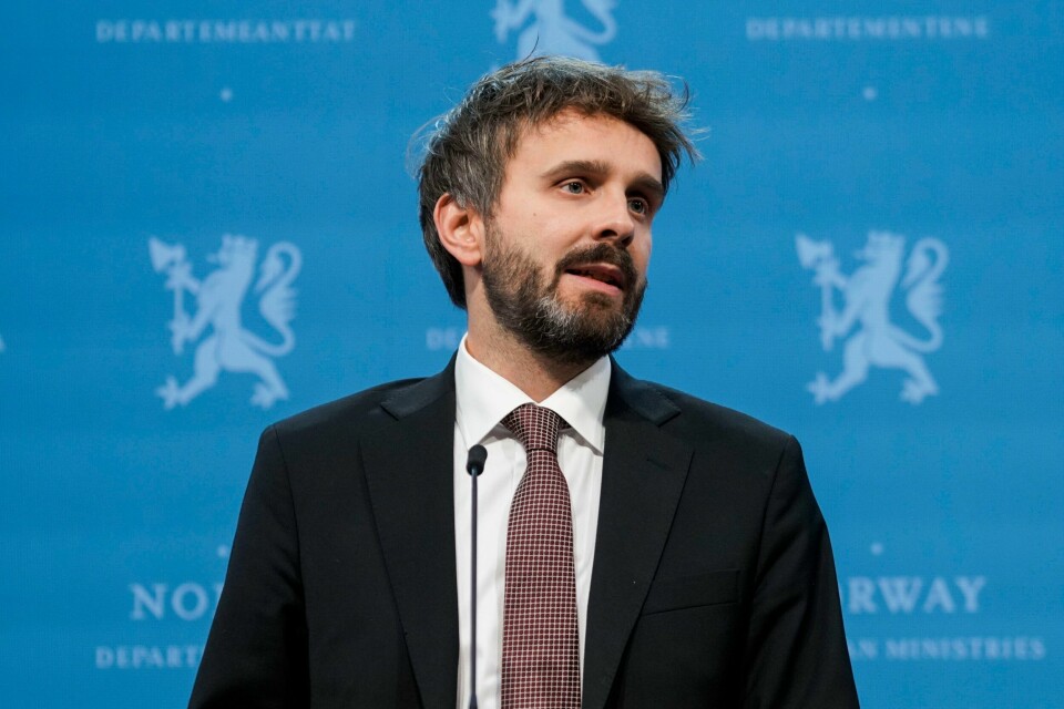 Helse- og omsorgsminister Jan Christian Vestre sier at all tvangsbruk i Norge skal være i samsvar med loven og med gode tilsyns- og klageordninger. Helse- og omsorgsminister Jan Christian Vestre sier at all tvangsbruk i Norge skal være i samsvar med loven og med gode tilsyns- og klageordninger. Foto: Thomas Fure / NTB