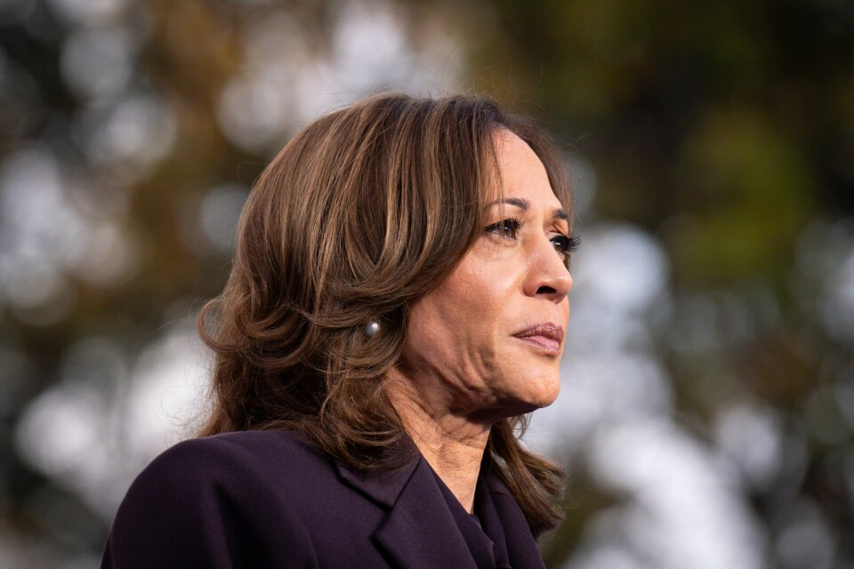 Avtroppende visepresident Kamala Harris klarte ikke å slå Donald Trump i presidentvalget i USA. Democratic presidential nominee Vice President Kamala Harris delivers a concession speech after the 2024 Presidential election, Wednesday, Nov. 6, 2024, on the campus of Howard University in Washington. (AP Photo/Jacquelyn Martin)