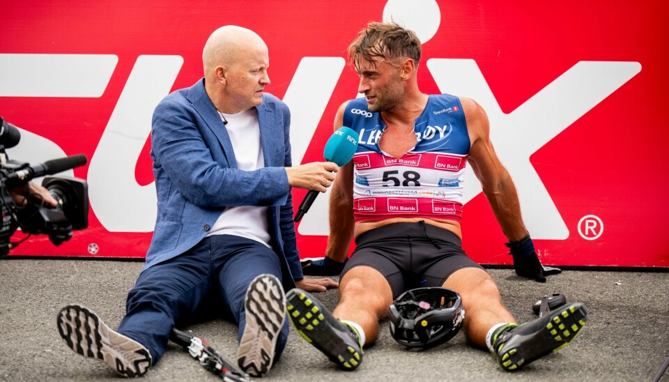 Petter Northug varsler lansering av en nyhet torsdag. Her intervjues han av NRKs Harald Thingnes. Petter Northug varsler lansering av en nyhet torsdag. Foto: Ole Martin Wold / NTB