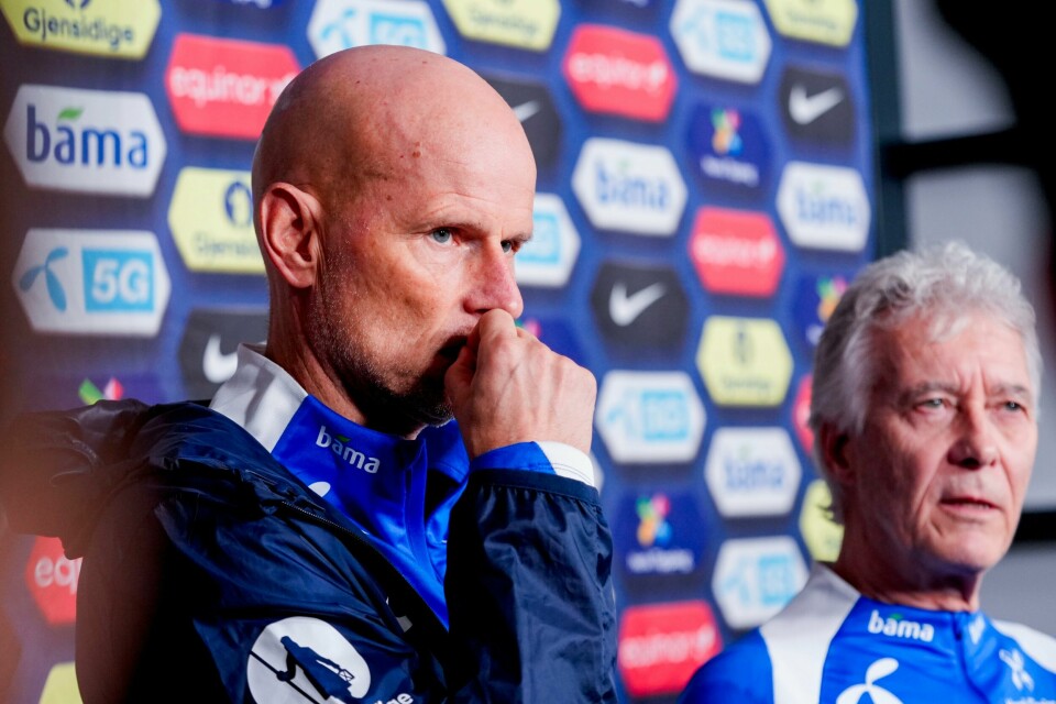 Ståle Solbakken og landslagslege Ola Sand møtte mediene tirsdag for å forklare hvorfor Martin Ødegaard uteblir fra samlingen. Etterpå fikk en amper diskusjon med en VG-reporter mye oppmerksomhet. Ståle Solbakken og landslagslege Ola Sand møtte mediene tirsdag for å forklare hvorfor Martin Ødegaard uteblir fra samlingen. Etterpå fikk en amper diskusjon med en VG-reporter mye oppmerksomhet. Foto: Terje Bendiksby / NTB
