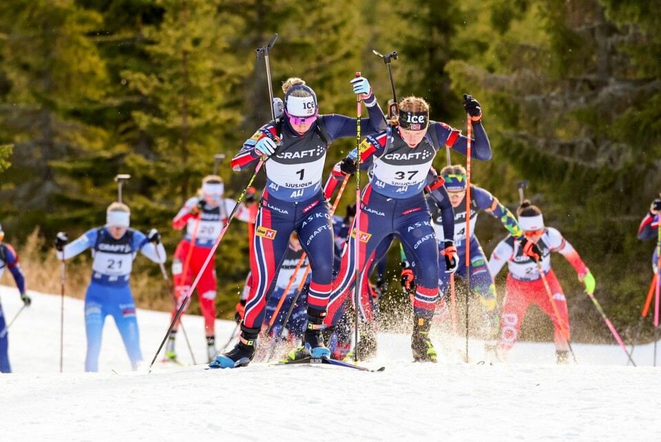 Ingrid Landmark Tandrevold og Maren Hjelmeset Kirkeeide under 12,5 km skiskyting fellesstart for kvinner på Sjusjøen Arena Natrudstilen søndag. Ingrid Landmark Tandrevold og Maren Hjelmeset Kirkeeide under 12,5 km skiskyting fellesstart for kvinner på Sjusjøen Arena Natrudstilen søndag. Foto: Geir Olsen / NTB.