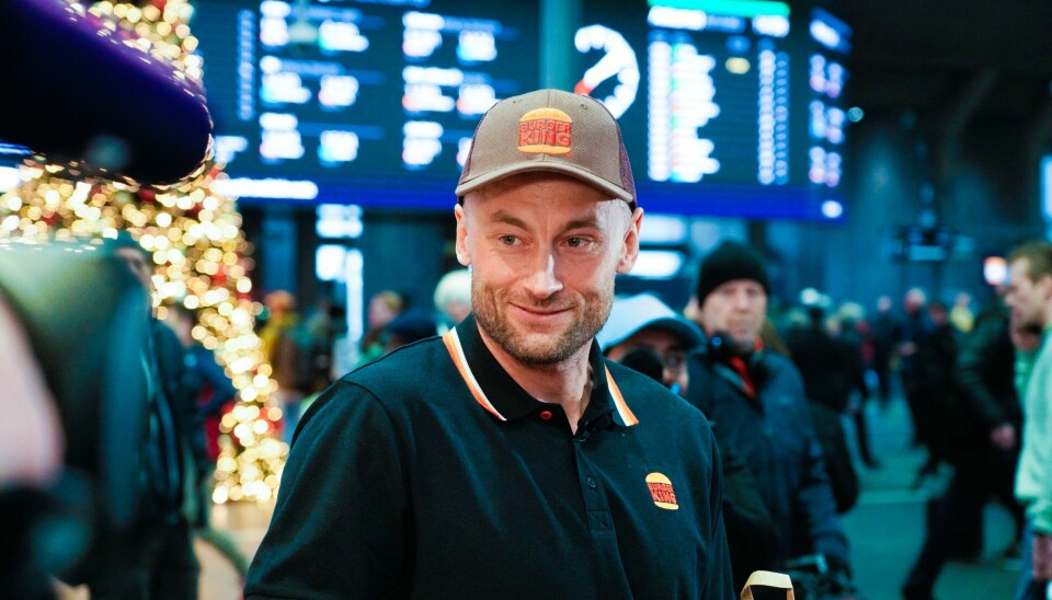 Langrennsstjernen Petter Northug presenterte sin nye generalsponsor på Oslo S torsdag. Langrennsstjernen Petter Northug presenterte sin nye generalsponsor på Oslo S torsdag.