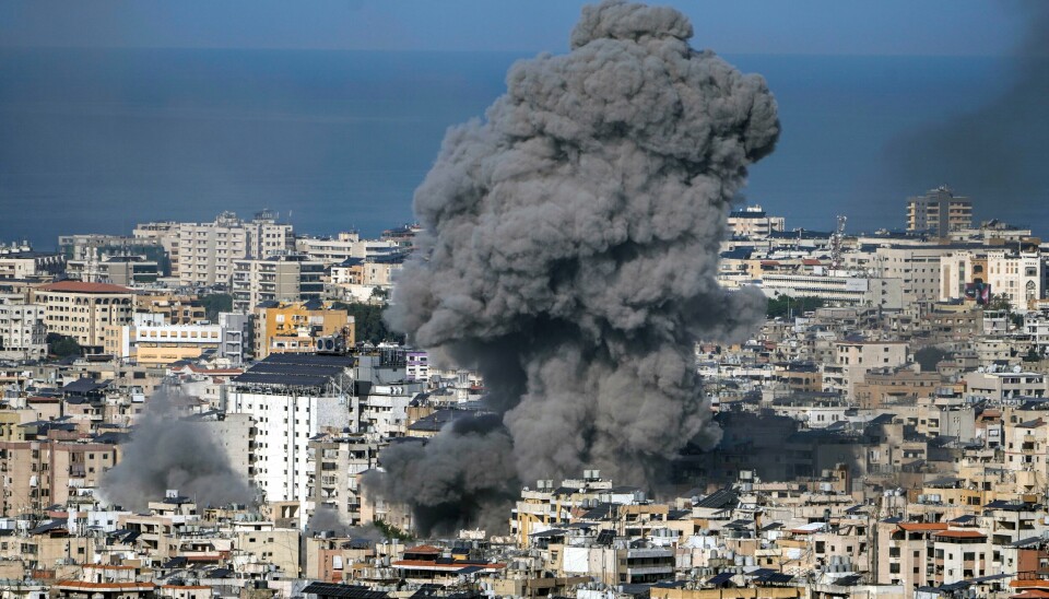 Røyk stiger mot himmelen etter et israelsk luftangrep i Dahieh i Beirut lørdag morgen. Røyk stiger mot himmelen etter et israelsk luftangrep i Dahieh i Beirut lørdag morgen. Foto: Bilal Hussein / AP / NTB