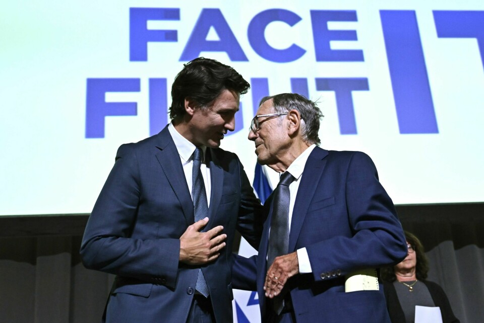 Canadas statsminister Justin Trudeau og Irwin Cotler, på en konferanse mot antisemittisme i Ontario i oktober i fjor. Canadas statsminister Justin Trudeau og Irwin Cotler, på en konferanse mot antisemittisme i Ontario i oktober i fjor. Arkivfoto: Justin Tang / The Canadian Press / AP / NTB