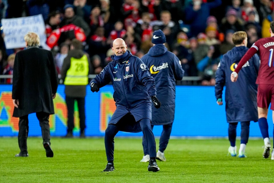 Landslagssjef Ståle Solbakken får millionbonus etter seieren i nasjonsligapuljen. Ståle Solbakken jublet etter seieren over Kasakhstan.Foto: Terje Pedersen / NTB