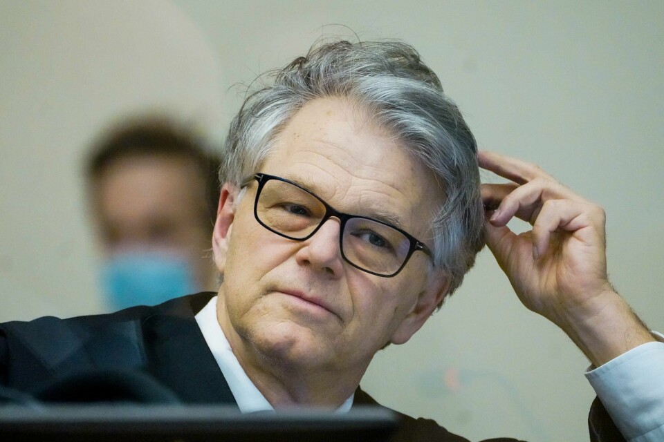 Øystein Storrvik er terrordømte Anders Behring Breiviks forsvarer.Massedrapsmannen Anders Behring Breivik, som nå kaller seg Fjotolf Hansen, ble året etter terrorangrepene mot Oslo og Utøya 22. juli 2011, dømt til 21 års forvaring med en minstetid på 10 år. 77 mennesker mistet livet i angrepene. POOLFoto: Ole Berg-Rusten / NTB Skien 20220119. Forsvarer Øystein Storrvik under andre dag av rettssaken der terrordømte Anders Behring Breivik begjærer seg prøveløslatt.Saken behandles av Telemark tingrett, men foregår fysisk i en provisorisk rettssak i Skien fengsel.Massedrapsmannen Anders Behring Breivik, som nå kaller seg Fjotolf Hansen, ble året etter terrorangrepene mot Oslo og Utøya 22. juli 2011, dømt til 21 års forvaring med en minstetid på 10 år. 77 mennesker mistet livet i angrepene. POOLFoto: Ole Berg-Rusten / NTB